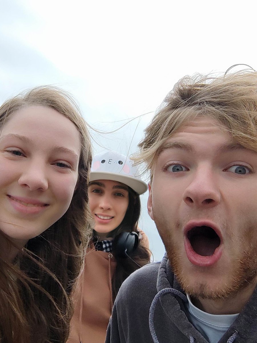 GaiaRabin's tweet photo. I MET TOMMY TODAY (: I'M SO HAPPY HE'S AMAZING !! https://t.co/BsF85z17nr