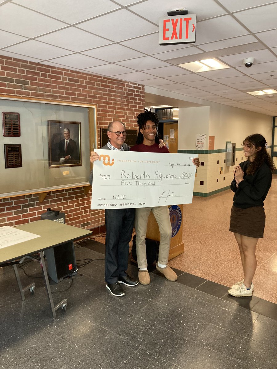 StrasPrincipal's tweet photo. Class of 1965 scholarship! Congratulations Roberto and Amelicha @newton_ps @NewtonMAMayor @NewtonSouthPTSO #homeofthelions https://t.co/VDmToiTQDQ