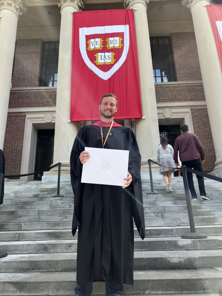 TheGoodmanLife1's tweet photo. Just an ape getting his masters from @Harvard 💯💯 

P.S. This NFT better have hella utility
#StillBored @BoredApeYC https://t.co/bFU9R0XqeL