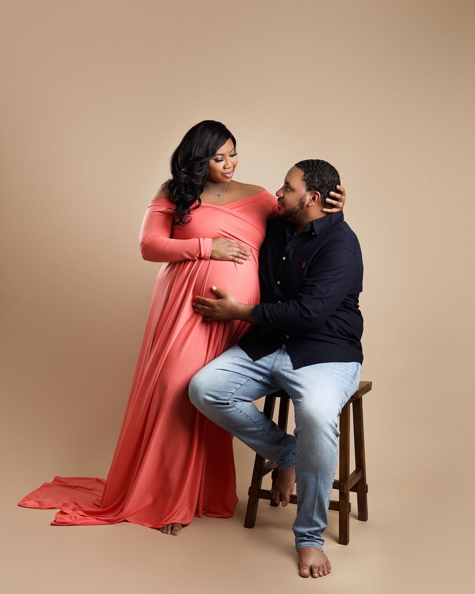 ebbie_sue's tweet image. Nine months of preparing for a lifetime in love 💕🌸. 

📸:Brittany Chambers Smith Photography
💇🏽‍♀️💄💋:Monday Shanita Hale