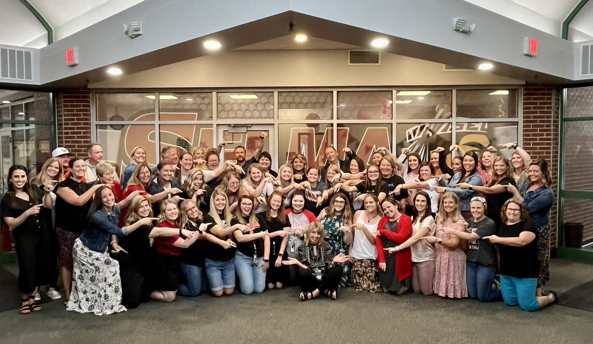 bcs_asstsupt's tweet photo. Congratulations on your retirement, @MrsCoffmanSES. You have served the families of SES (and Perry Elementary) well. You are loved and will be so very missed! #LPSelma https://t.co/MEhgm6P9Qt