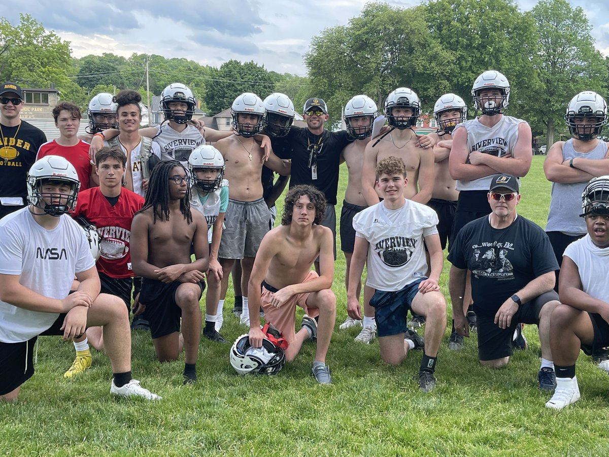 RoccoCecere11's tweet image. Great week of spring ball, it feels great to put on the helmet and fly around the field. 3 more weeks until we compete at W and J watch out for the raiders 🏴‍☠️🏈 @Coach_TG_ @BuzzattoCarlo @mcelligott_liam @KevinT_21 @jackloughren11 @TylerGreen62 @TobyGreen25 @RioStotts1