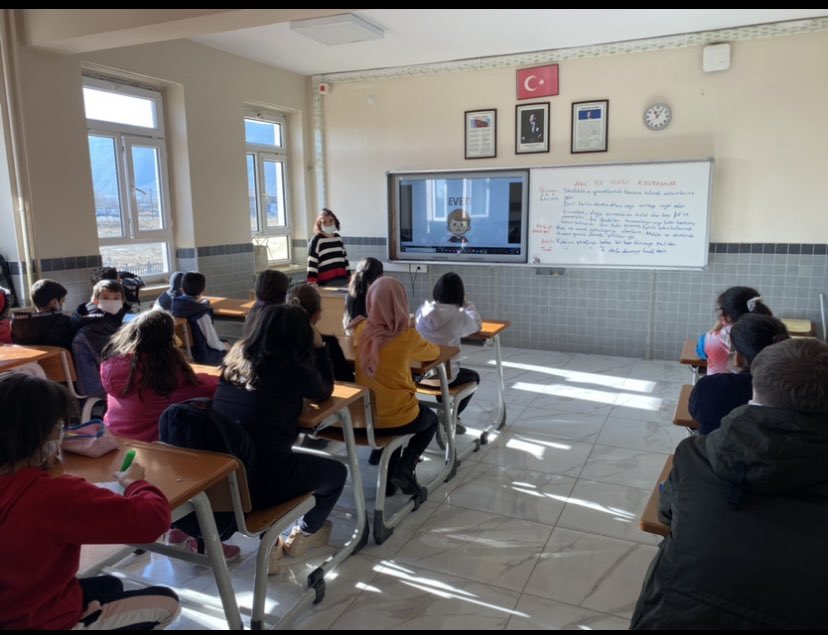akram60965241's tweet photo. 'Temel Eğitimde 10000 Okul' projesi kapsamında rehber öğretmeni bulunmayan okullara Akşehir Rehberlik ve Araştırma Merkezi olarak öğretmen, veli ve öğrenci eğitimleri düzenlenmiştir. https://t.co/UfHM7hUXAw