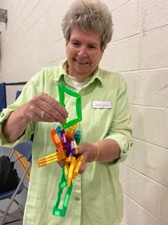 Welcome to Kindergarten at Wm. F Davidson….big , enthusiastic crowd.!!And, Santa. I would like a box of magCreators for Christmas, please…#sd36 learn # bced