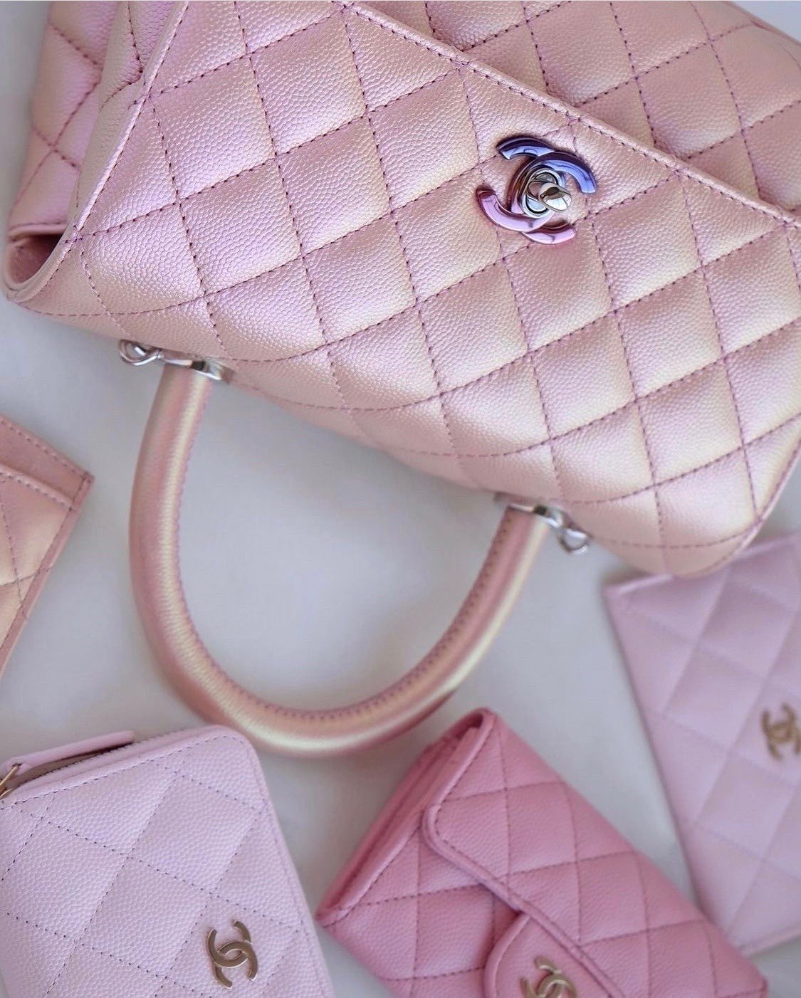 X \ 𓃭 در X: «Chanel pink bags