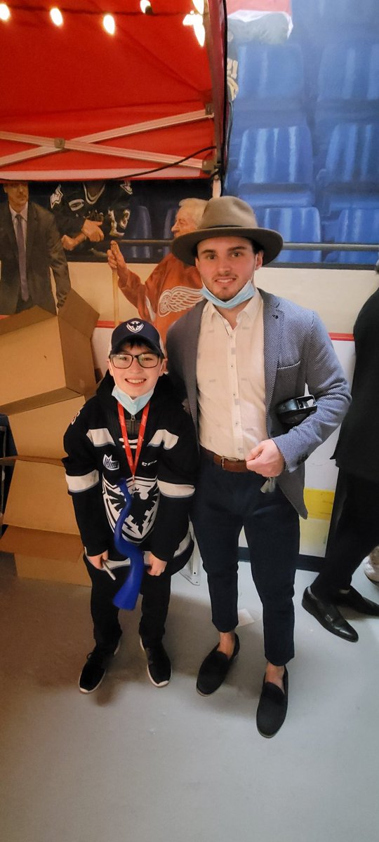 Earl Gray tweet media