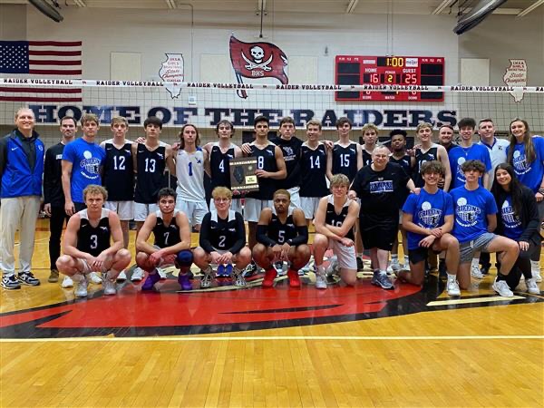 LWEBVBALL's tweet photo. 🚨REGIONAL CHAMPS🚨
East wins its 6th straight regional championship! East (31-6)(8-0) defeats Bolingbrook 25-16, 25-16. Griffins were led by Jared Byas 14 kills, 6 digs. Jon Guch 8 kills, 3 digs. Jerry Moylan 25 assists, 4 digs. @LWEastAthletics @illprepvb https://t.co/1aJfBWOWHv