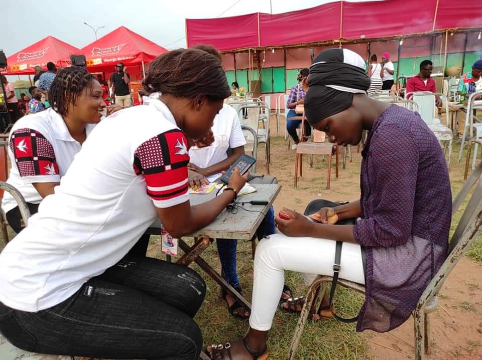 bnn_ya's tweet photo. #FESTIVAL_DE_LA_JEUNESSE
Quelques images de la participation de #BilliNOWNOW au Festival de la Jeunesse du 29 au 30 Mai 2021.
Les services en santé sexuelle et reproductive ont été mis à disposition afin que le maximum de jeunes puisse en bénéficier.
#BNNII #BILLINOWNOWII https://t.co/s48r4K58hd