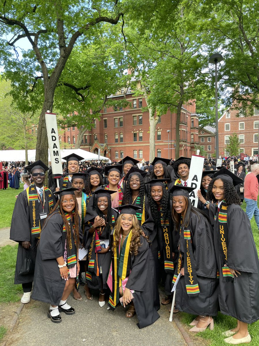 cat_dufie's tweet image. Harvard’s newest alumni 
#BlackGrad #Classof2022