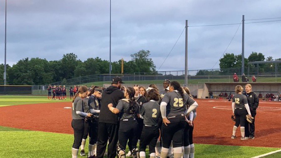 THS Softball tweet media