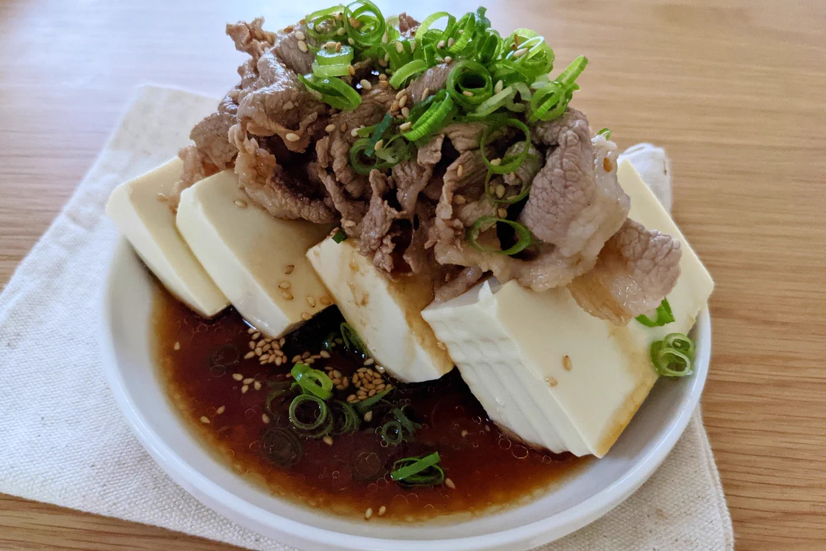 さっぱり感がクセになる！悪魔のごまだれ豚豆腐。