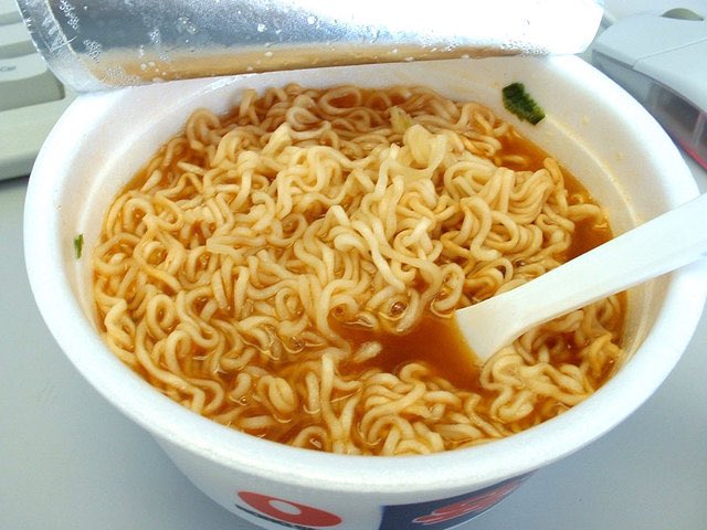 thugshel's tweet photo. soggy ramen is simply superior no fks given #ilovespaghetti #friendlynoods https://t.co/4k20xCcn38