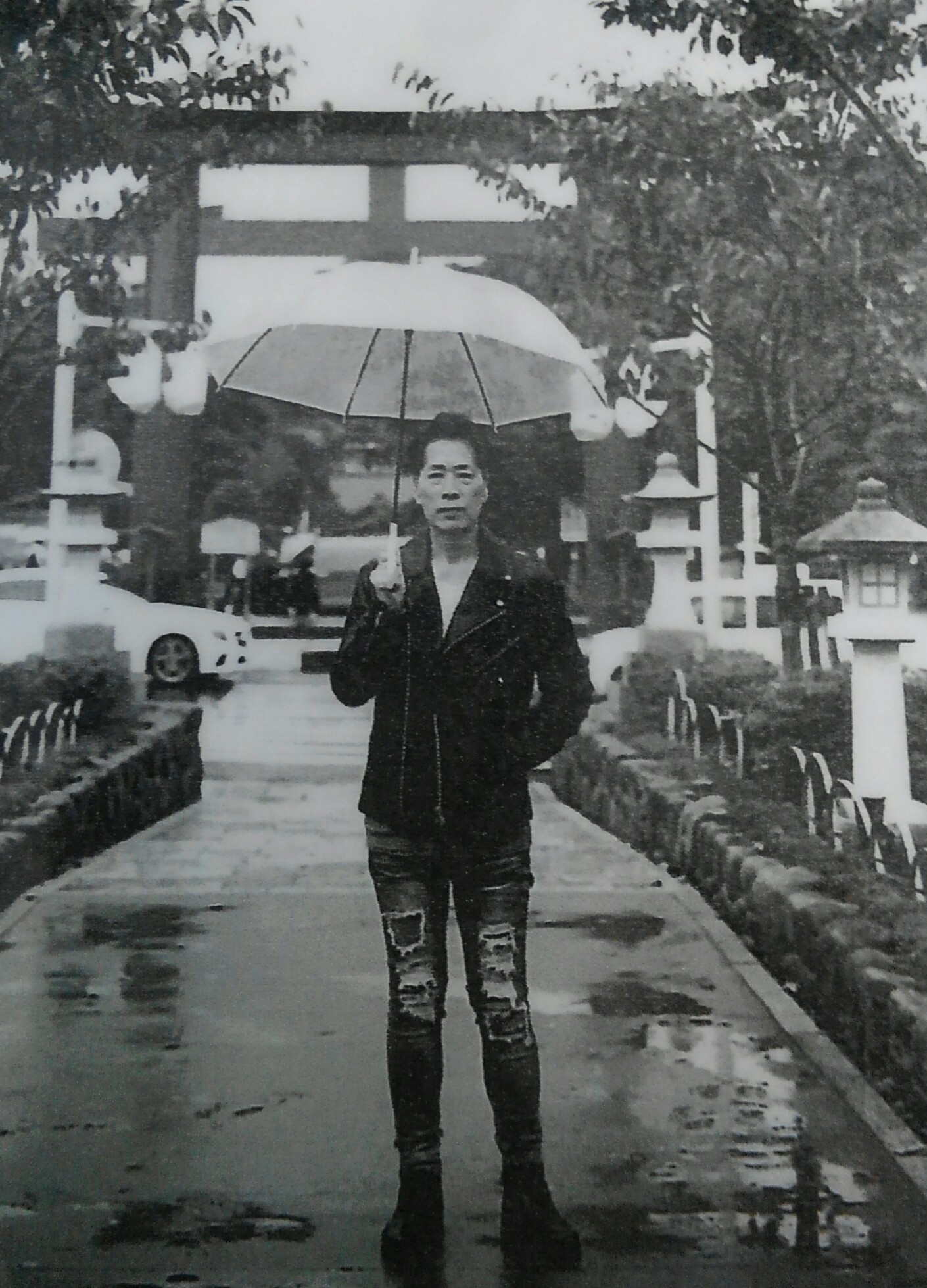 紫穂音 朝から雨が降ってます 雨で思い出すのは稲垣潤一さん ドラマティック レイン 少し寂しげで憂いのあるクールな印象の稲垣さん 雨の風景がとても合う 前は雨男さんとよく言われた稲垣さん 今はダンディな晴れ男さんに へ んしん され