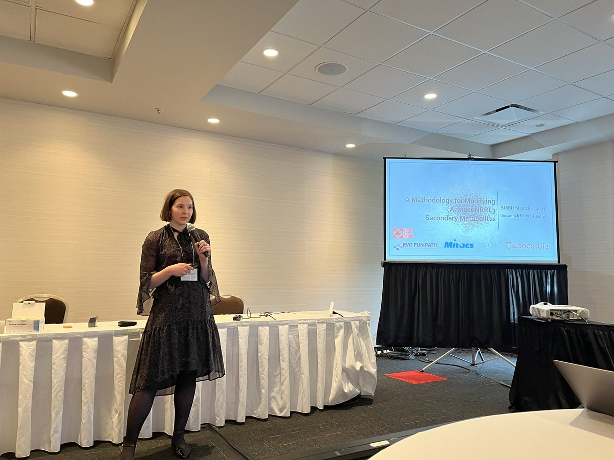 Day 2 of #SMBEfungal2022 with <a href="/SusannahSelber/">Susannah Selber</a> presenting her work on drug design in A. niger. Great talks and discussions. #proudPI #happyChair #Quebec_city