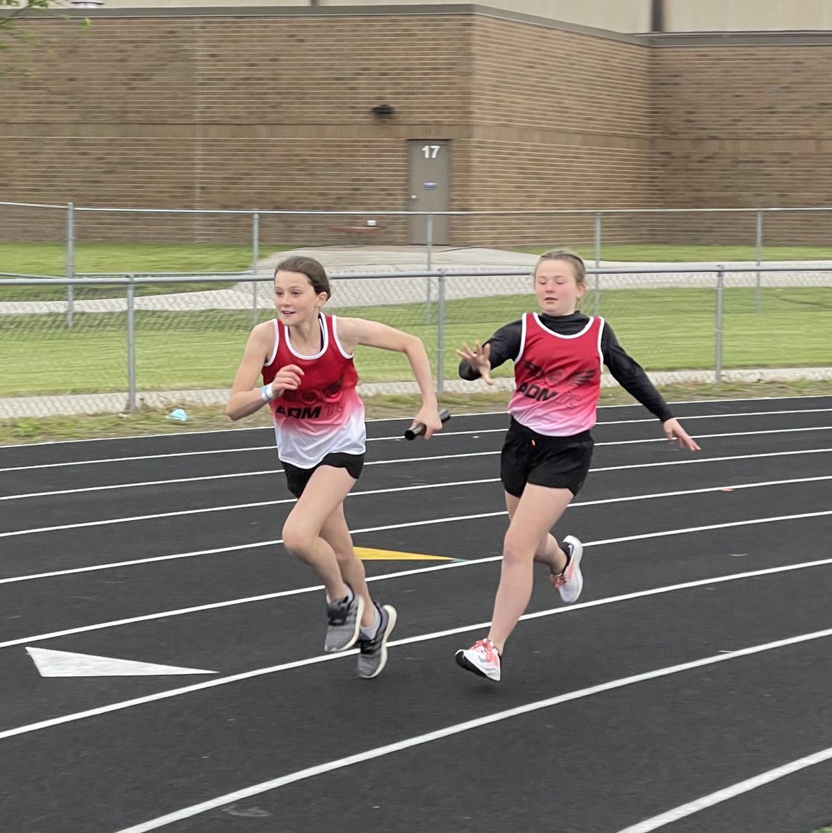 adel_track's tweet photo. More photos from the relay meet. https://t.co/cZFzlxTNor