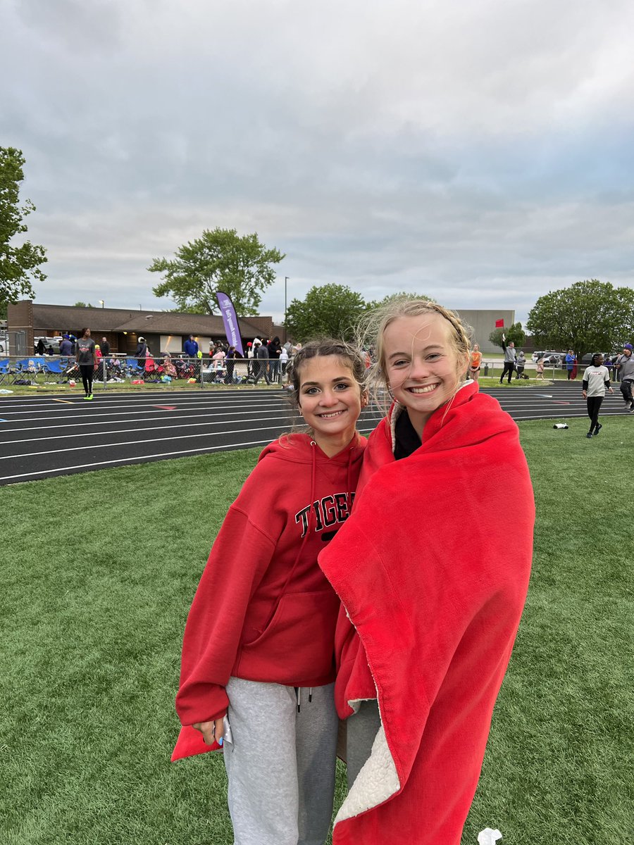 adel_track's tweet photo. Relays meet photos. https://t.co/7l9vvJ1ZLh
