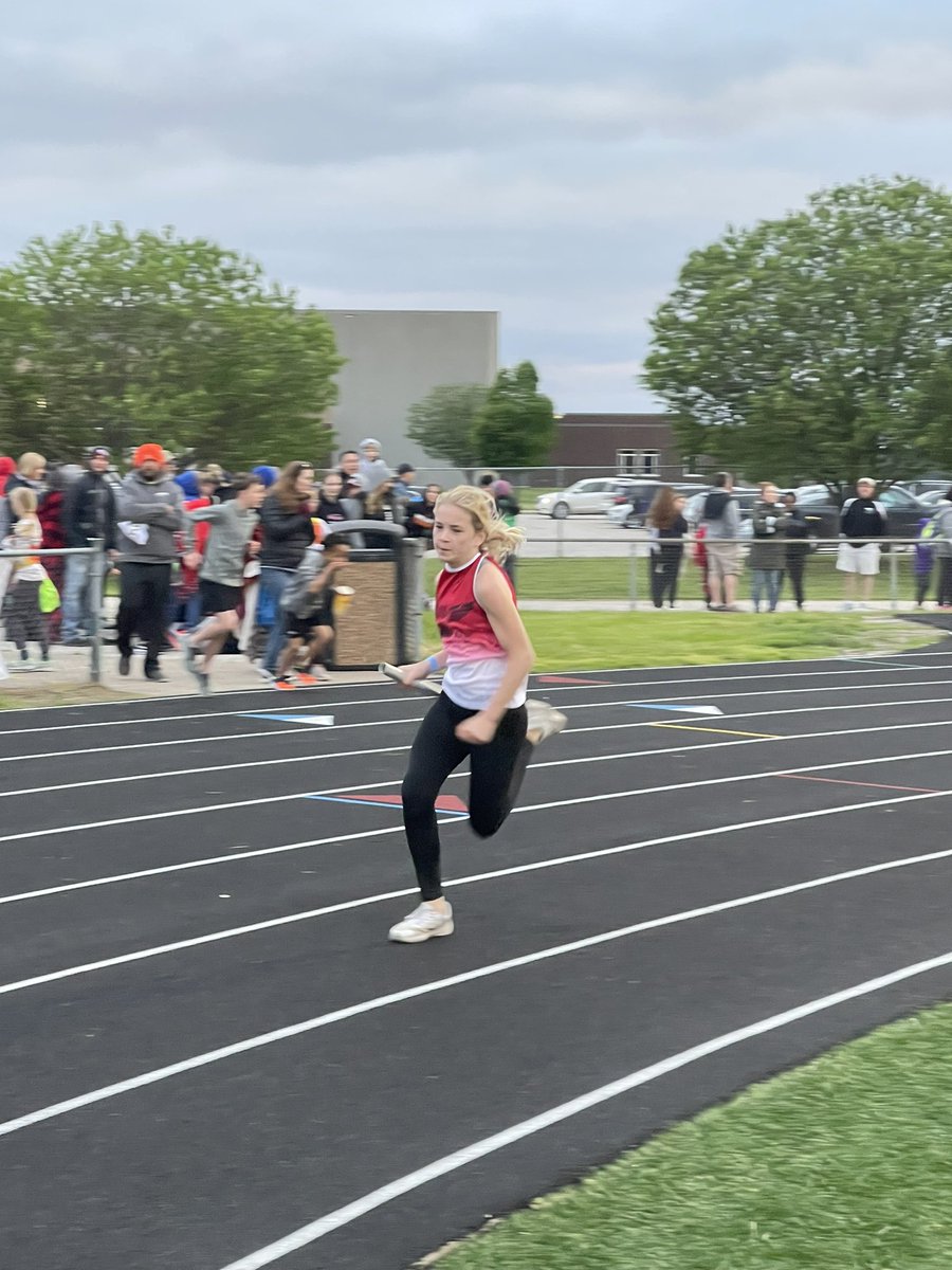 adel_track's tweet photo. Relays meet photos. https://t.co/7l9vvJ1ZLh