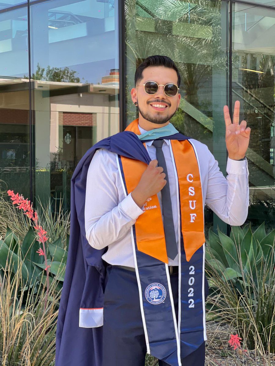 ayeechriss's tweet photo. Full-time educator, full-time student, and part-time desmadroso (on the weekends 😂). Feels good to be done with this Masters program!! 😮‍💨🙏🏻🥂👨🏻‍🎓👨🏻‍🏫 https://t.co/pwWJ53I8Yy