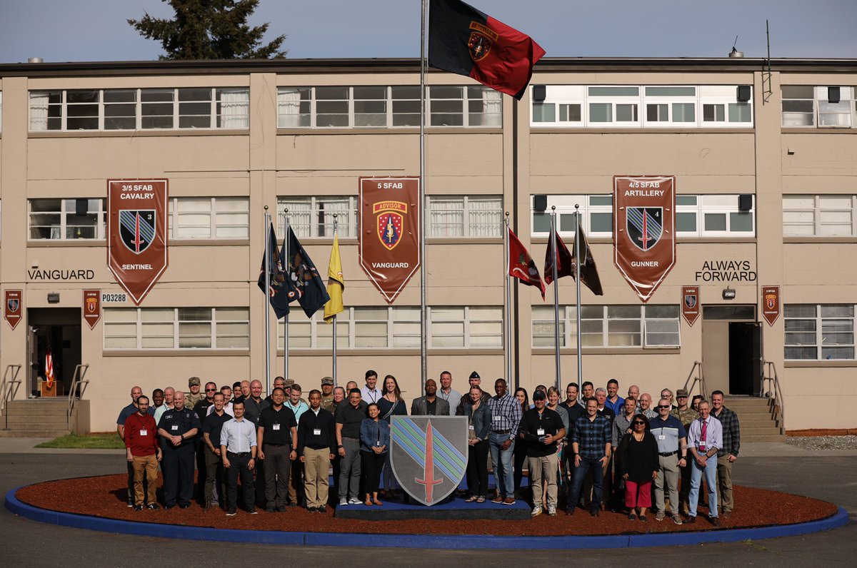 Yesterday, over twenty members of the Parkland Spanaway Midland Community along with distinguished military visitors including SEAC(R) John Troxell and MoH Recipient Master Sgt. Leroy Petry met to discuss issues facing the community and how Vanguard Advisors can assist.