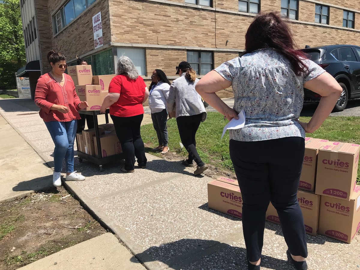 BuffaloPrenatal's tweet photo. Thank you @UWBEC and the Community supported Baby Shower for the 2 pallets of diapers for our BPPN families. The needs are great and this support is appreciated. #communityshower #bflobabies #bflofamilies https://t.co/Vkz9bZbD6B