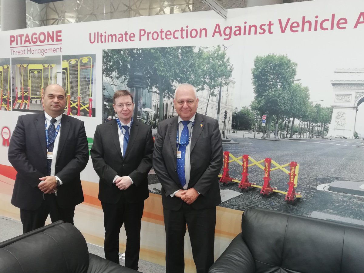 At the <a href="/MilipolQatar/">Milipol Qatar</a>, the 🇧🇪 Ambassador met with the CEO of the Belgian company <a href="/pitagoneBE/">Pitagone Sa-Nv / Anti Ram Barriers</a>, specialized in anti-ram vehicle barriers.