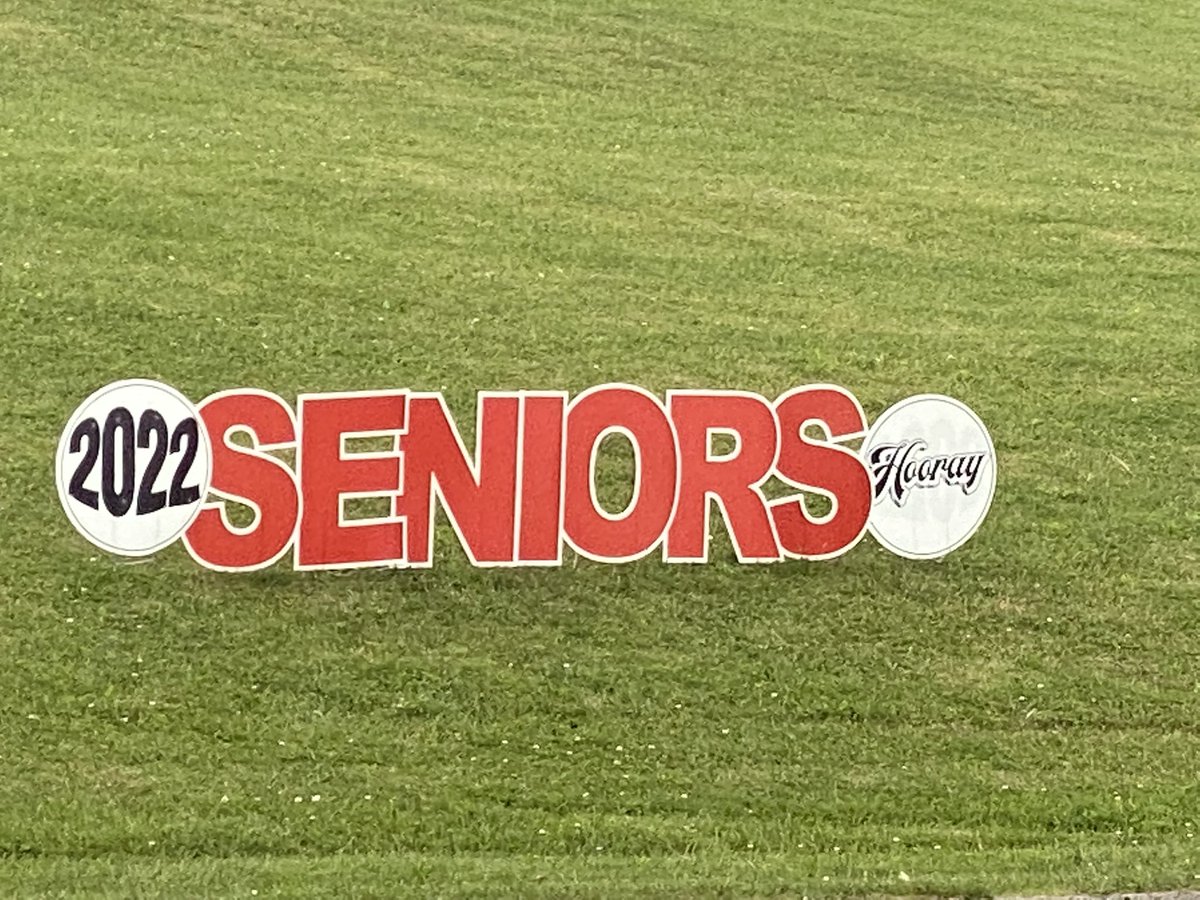 UHSHawks's tweet photo. Congratulations 2022 Seniors. ‘U’ did it!!  We can’t wait to celebrate your accomplishments tomorrow evening.

#Hawkproud #Classof2022 #Foreverahawk 

Thank you for the amazing signs Sign Gypsies-Morgantown https://t.co/BSOxpuU14C