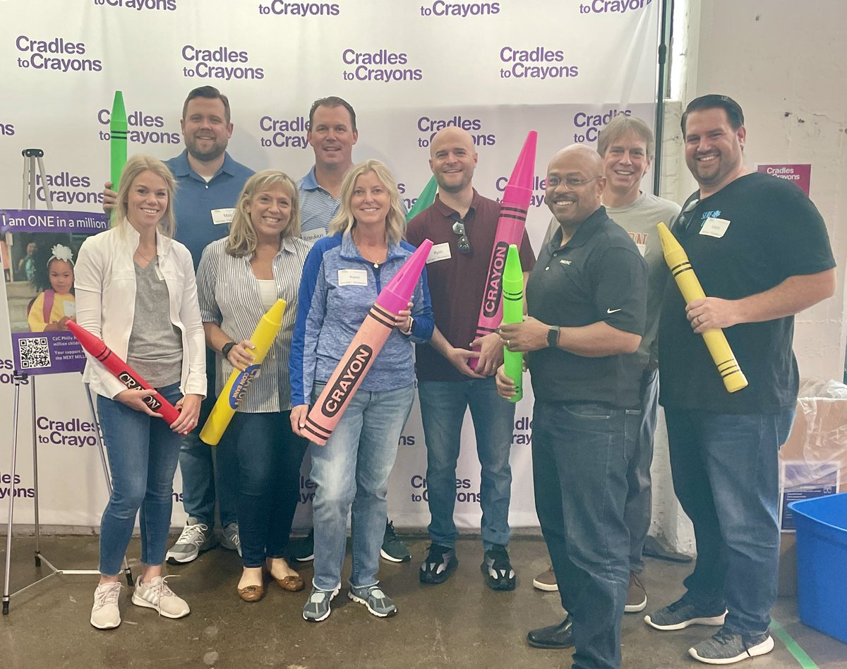 Rosemary_Pron's tweet photo. After the week our nation had, there was no better place to volunteer today than @C2CPhiladelphia. The team put us to work writing notes of encouragement for backpacks and packing summer clothes for young boys. Big thank you to C2C for having us! #iwork4dell @BillPopp1 @DellTech https://t.co/bBxRkCSkpG