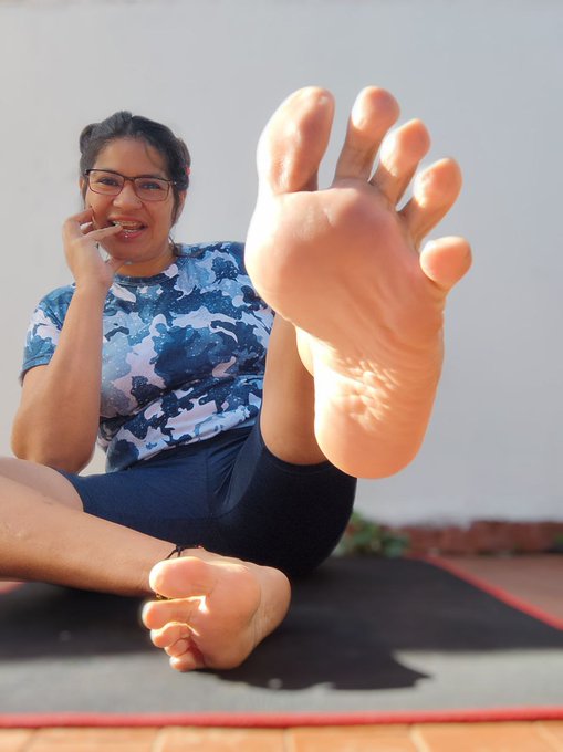 Hoy la tarde estuvo rica 😈😈😈🤤🤤🤤😏💋☯️ #feetmodel #Feet #feetworshi̇p #FeetWorshiping #solesfeet #feetcontent<a href="/tag/feetmodel"class="tags">#feetmodel</a><a href="/tag/feet"class="tags"><span>#feet</span></a><a href="/tag/toes"class="tags"><span>#toes</span></a><a href="/tag/soles"class="tags"><span>#soles</span></a><a href="/tag/feetworship"class="tags"><span>#feetworship</span></a><a href="/tag/solesfeet"class="tags"><span>#solesfeet</span></a><a href="/tag/contentsale"class="tags"><span>#contentsale</span></a>