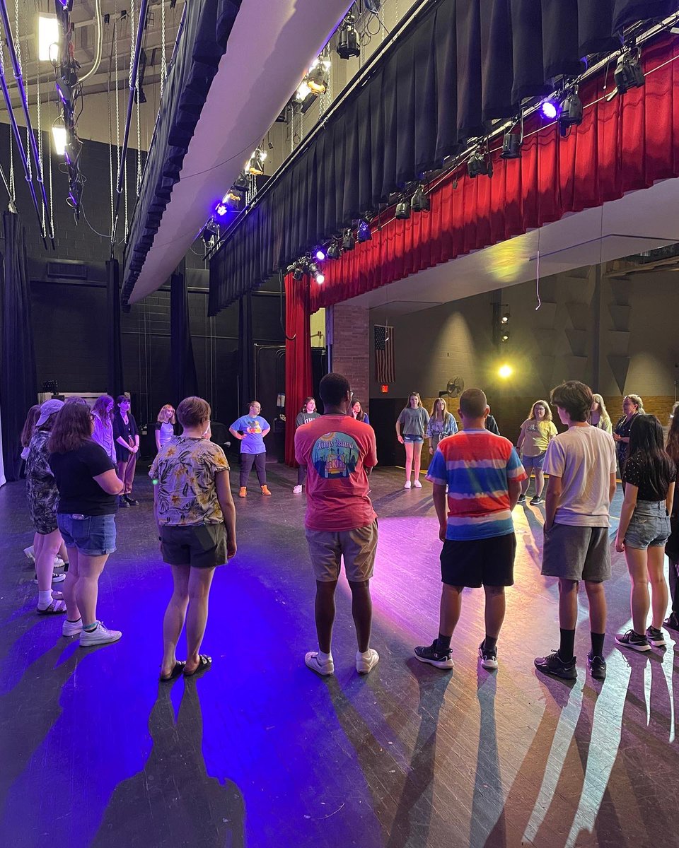 OFMS Bulldog Theatre tweet media