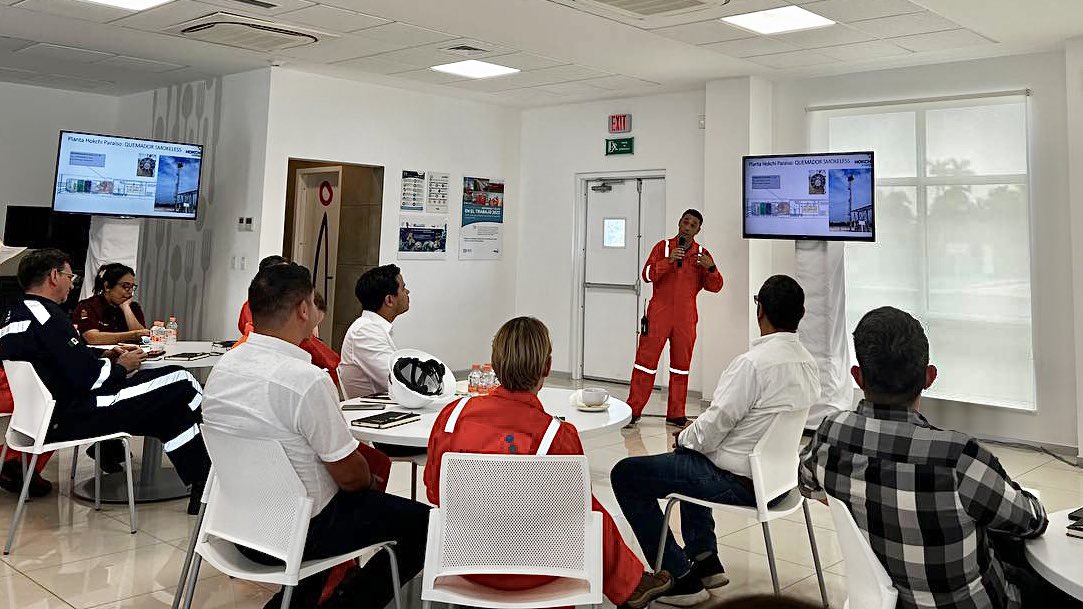 OvidioPeraltaS's tweet photo. Con innovación tecnológica, seguridad operativa y responsabilidad social por la preservación del medio ambiente, HOKCHI Energy realiza la producción de hidrocarburos desde aguas someras del Golfo de México. (1/2) https://t.co/JdqpHfDG9y