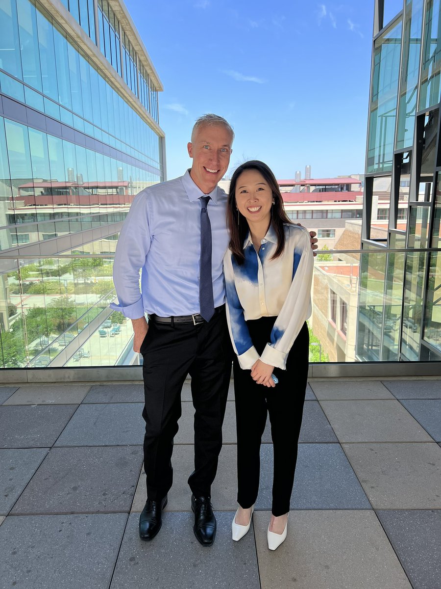 jbprime's tweet photo. Huge congratulations to the amazing DOCTOR Sijie (Anna) Yu! @AstroBananna - defended her thesis today and gave a great talk on the origin of thin/thick disks &amp; bulges in galaxies @UCIPhysAstro - what an amazing scientist and person, we’ll miss you greatly https://t.co/oPkbNiNwpY