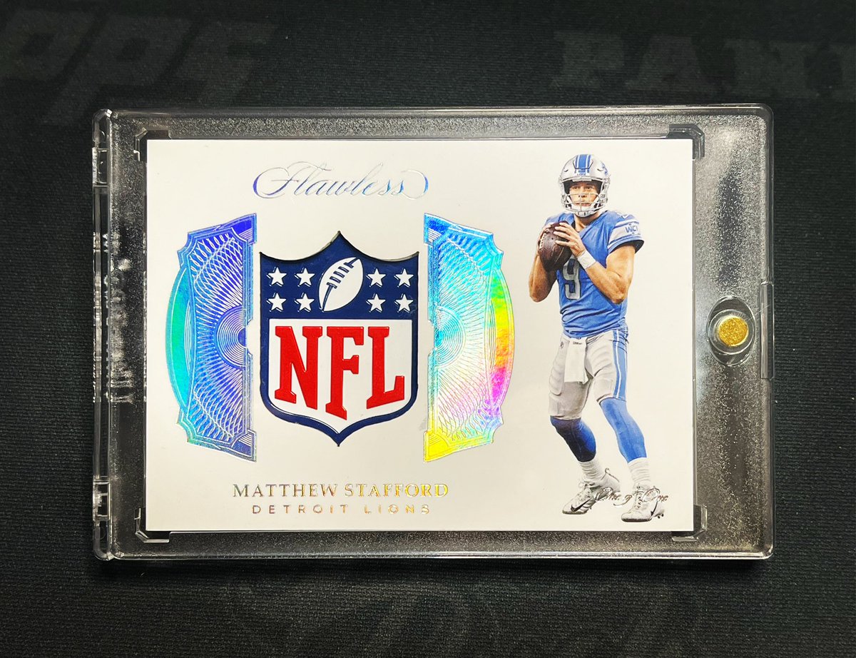 trend1's tweet photo. 2017 Flawless NFL Shield 1/1 Matthew Stafford. @PaniniAmerica  Just came in. #1of1 #matthewstafford #Detroitlions #larams #flawlessfootball #paniniamerica #nfl #nflshield https://t.co/qJ7vDRdjVO
