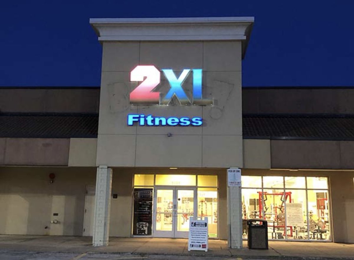 CesarBermudez00's tweet photo. Had a wonderful time shadowing @elmhurst_u Almumn Mr. Eric Stone, owner of @2XLPowerlifting in Lombard over the last 2 days! He took time out of his work-day to show me what it’s like being a strength coach, and business owner. Great Environment at 2XL! https://t.co/fMPRHED62f