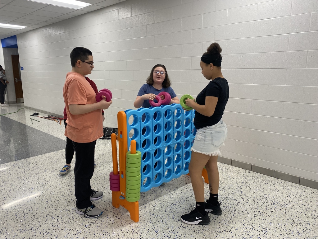 ENMS_Knights's tweet photo. Love ending the year with our healthy activities day and being able to enjoy the students one last day before the summer! https://t.co/Hlx2pXOj3r
