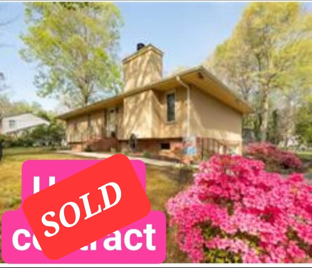 MurphyRealtor's tweet image. Congratulations to my client Kathy.We did it!!! It was my pleasure working with you!Now on to condo living.
If you need a real estate expert to assist you with your sale or purchase, give me a call, 7577393879.
#YourHamptonRoadsRealEstateSpecialist
#KarenMurphyREALTOR