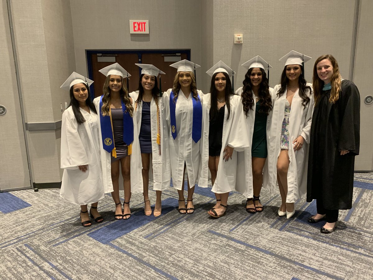 TheRidgeSoccer's tweet photo. Congratulations class of 2022! 7 of our 11 seniors were able to grab a quick photo pre-ceremony. Incredible proud and filled with anticipation for what all our seniors will accomplish. https://t.co/HevLpaHH5E