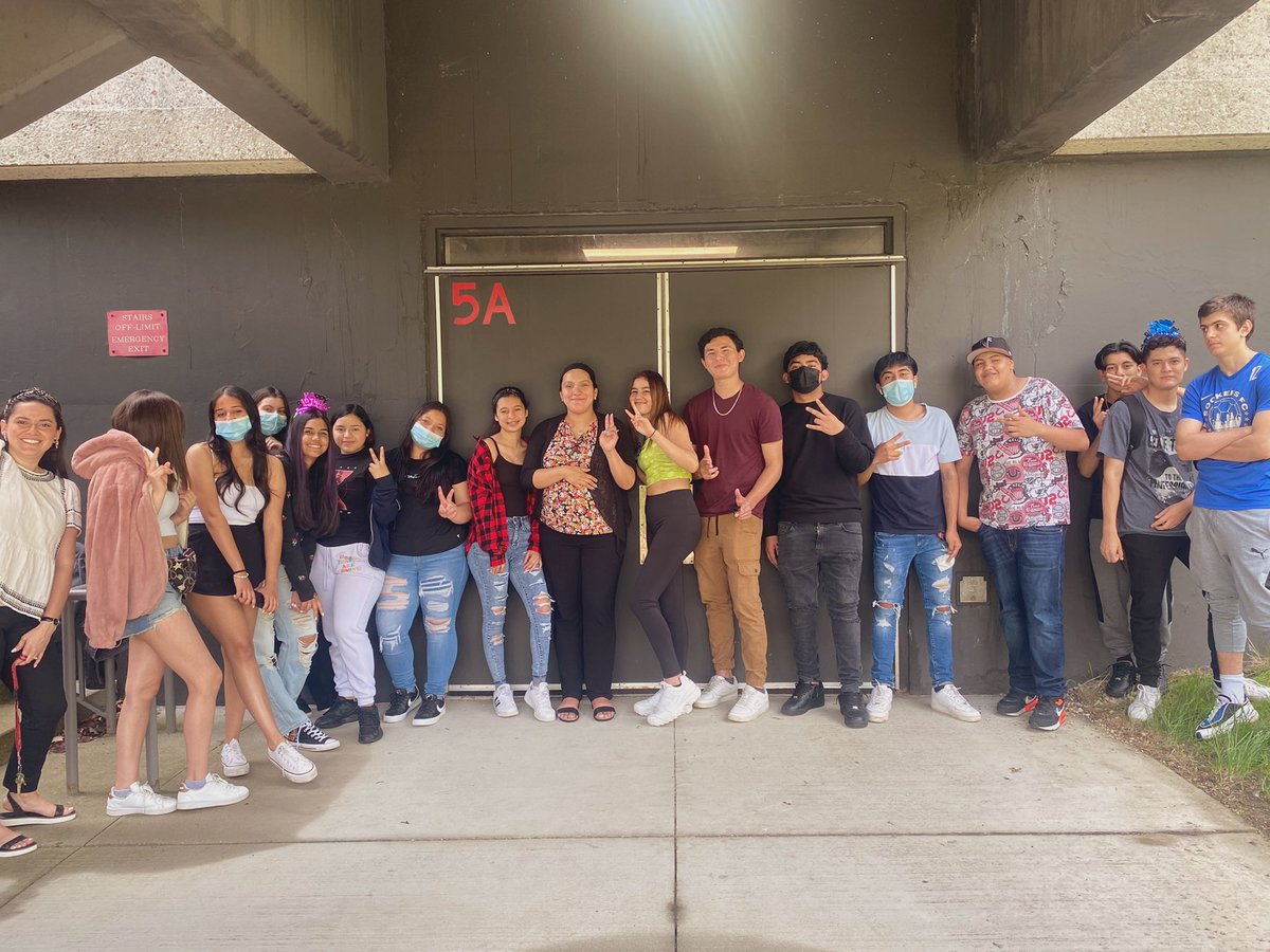 MrsGonzalezPHS1's tweet photo. Such a special group of newcomers just like every year! Most diverse and largest group I’ve had so far! Their resilience and eagerness to learn is always so mesmerizing😍 most of them willingly signed up for summer classes. Eager to see them in August😊 #phspirates #YouBelong https://t.co/bQRZBorVcW