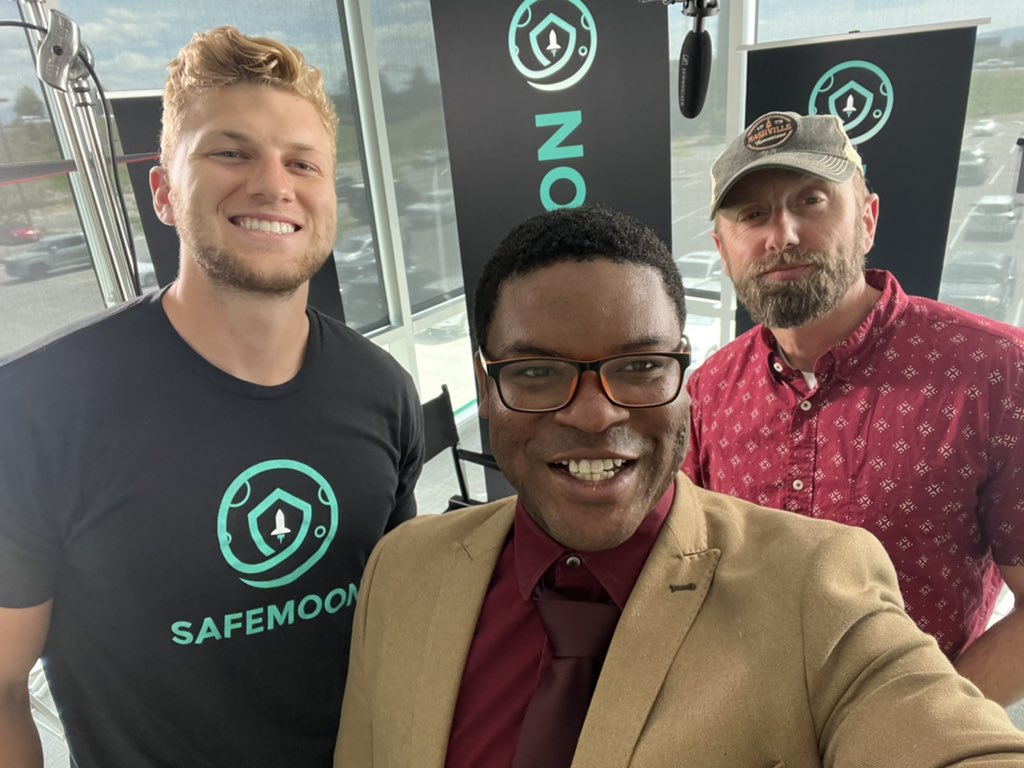 DonBaileySpeaks's tweet photo. I was able to find Sketch and @SafemoonJonas … not pictured. @SafeMoonWing holding the boom mic. https://t.co/U2XPyQw2LG