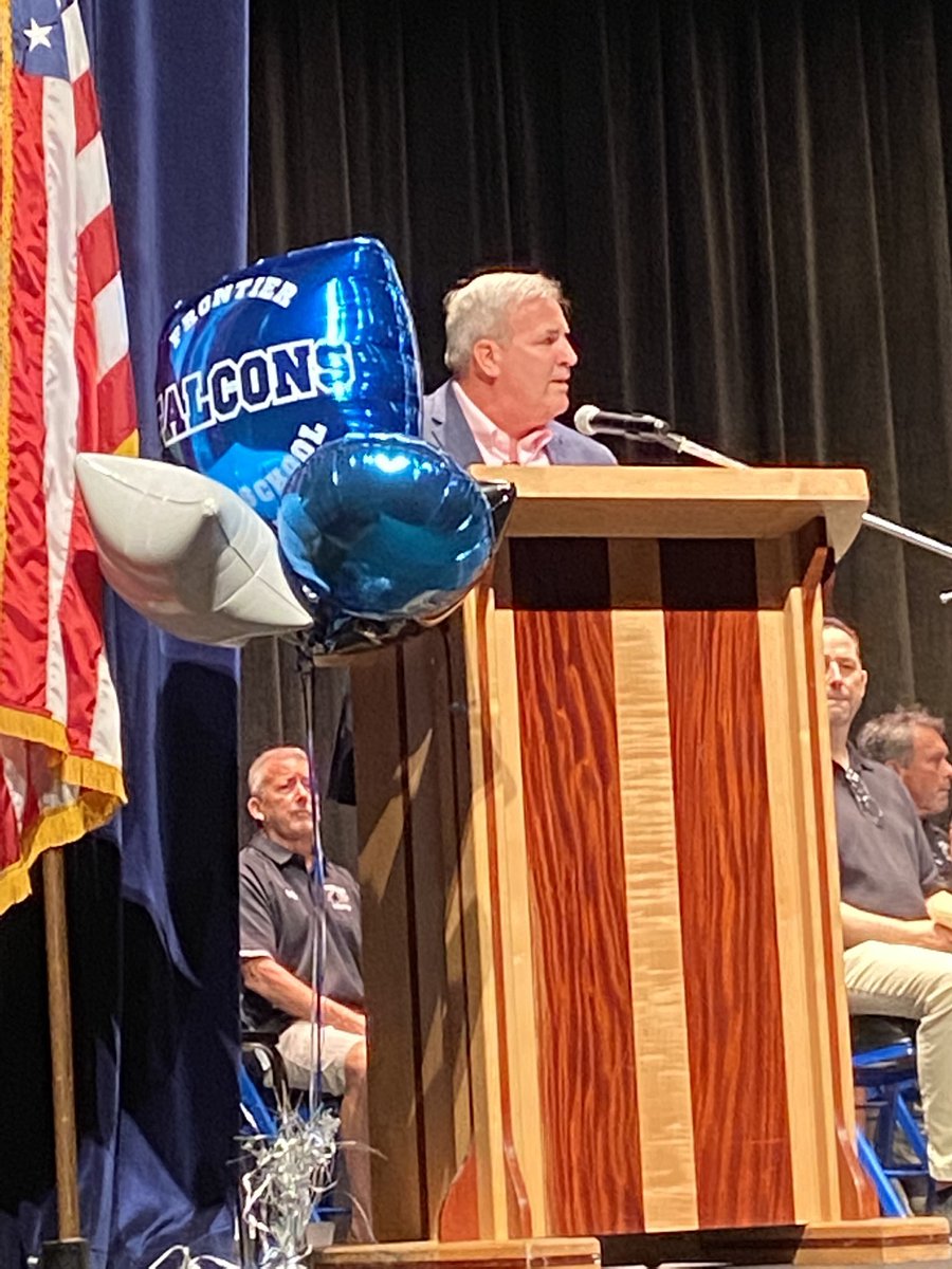 Colleen5m's tweet image. So proud of our Frontier Athletes.  Way to go!! Thank u Mr. Rich Gray for your work in putting a wonderful program together. @FrontierCSD @FrontierAthlete #sport #Falcons