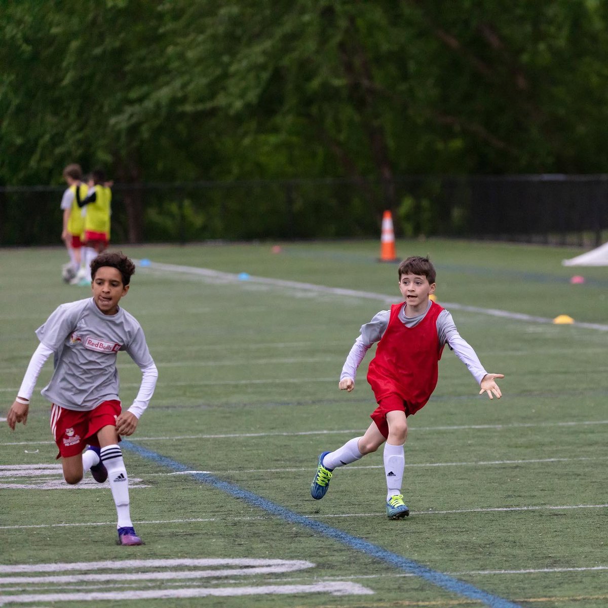 RyanFernandez40's tweet photo. A few pics from this Monday’s training session with my NY Red Bulls Pre-Academy team. (Photos courtesy of Jay Gonzalez.) @NewYorkRedBulls @RedBullsAcademy #nyredbullspreacademy #rf40 #ryanfernandez #workhard #defication #youthsoccer https://t.co/qSHhhq83ml
