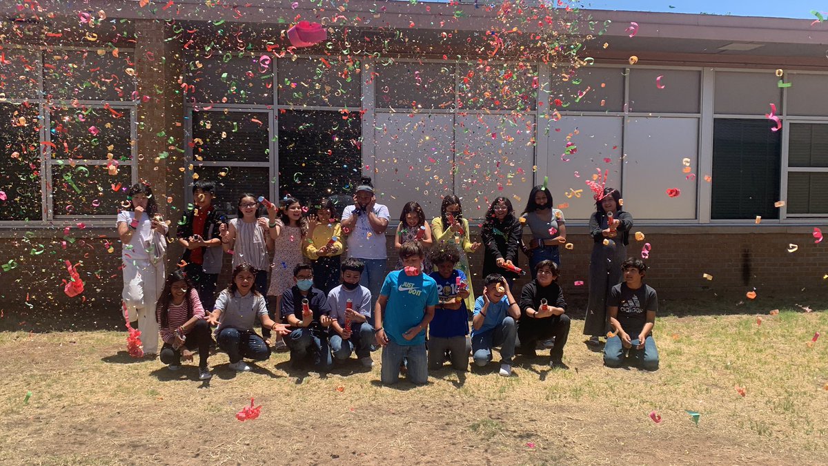 Mrs_Guebara's tweet photo. And that’s some of our 5th grade leaving with a bang! 
Next stop: Middle School! @BurlesonECISD @fabiolasotos @3rdgradeRedman @EctorCountyISD https://t.co/dWmH7zVzcb