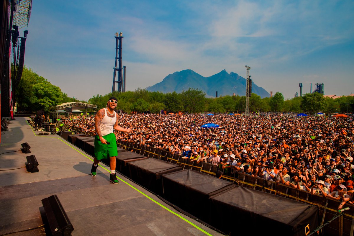 thepowerfestmx's tweet photo. ¿Cuál fue tu canción favorita de Ferxxito en #PowerFest2022? 👀 Te leemos en los comentarios 👇🏽 @ferxxo4  

#PowerFest #FeelThePower https://t.co/ZLbTk0J0mB