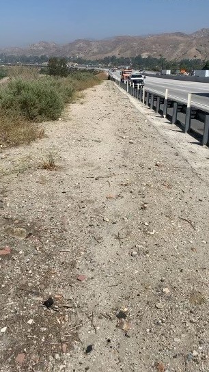 CaltransDist7's tweet photo. Today is #AnnualLitterPickupDay for Caltrans! The @CaltransDist7 Chilao Maintenance crew cleared trash along I-210 in Sun Valley between Big Tujunga wash &amp; La Tuna Canyon Road. Please help us #KeepCAClean. Dispose of your litter in a trash receptacle. :-)🌎#CleanCA #CleanWater https://t.co/D00D4R97qf