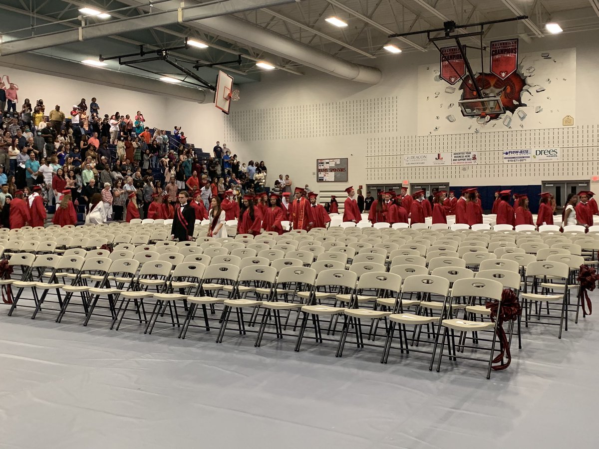 It’s that most wonderful time of the year  #classof2022 #oncearamalwaysaram