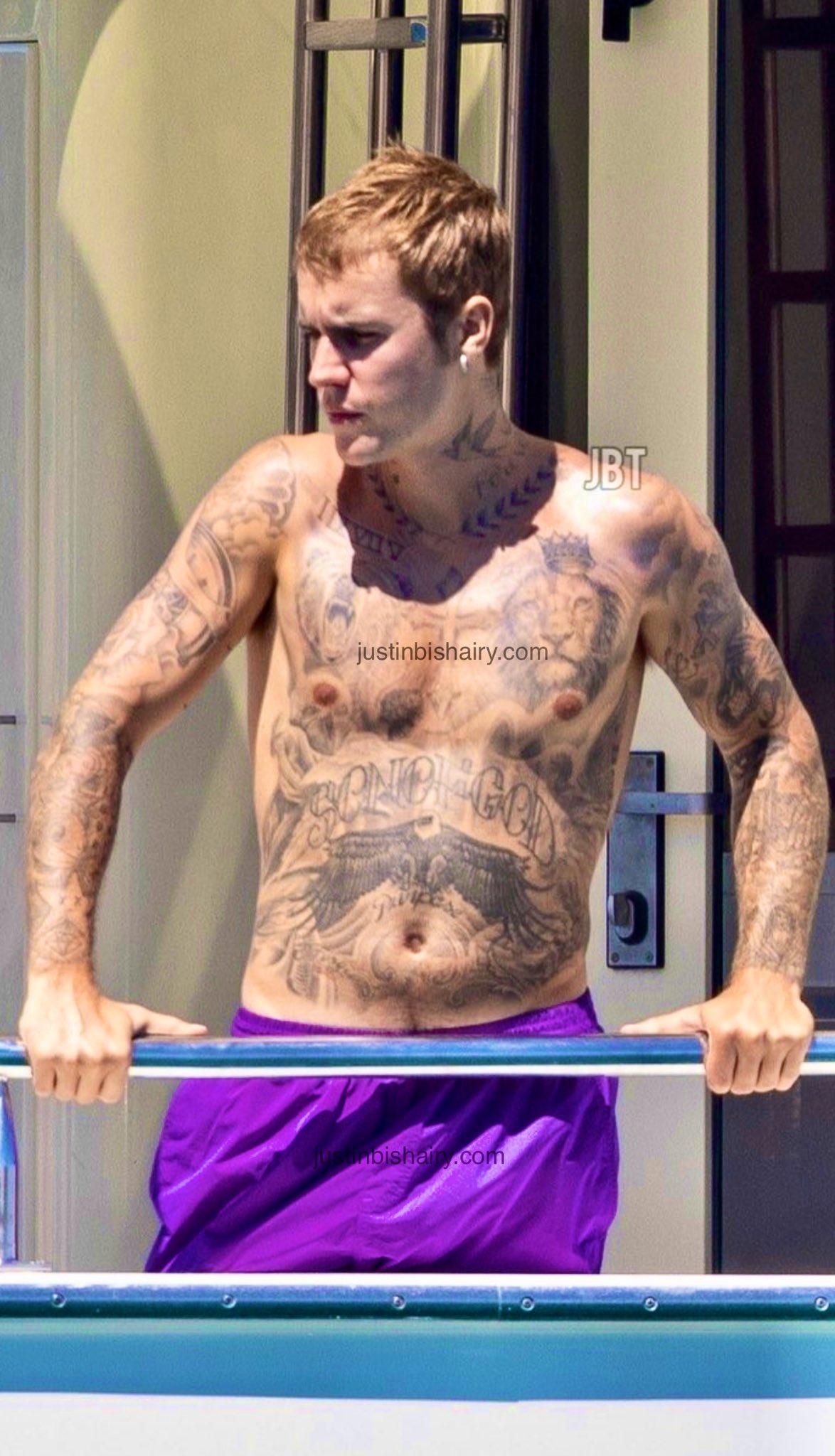 justinbishairy on X: "Justin shirtless and hairy in Mexico 🍆these pics are  sending me ♥️ #JustinBieber #sexy https://t.co/6LyHSufgVp" / X