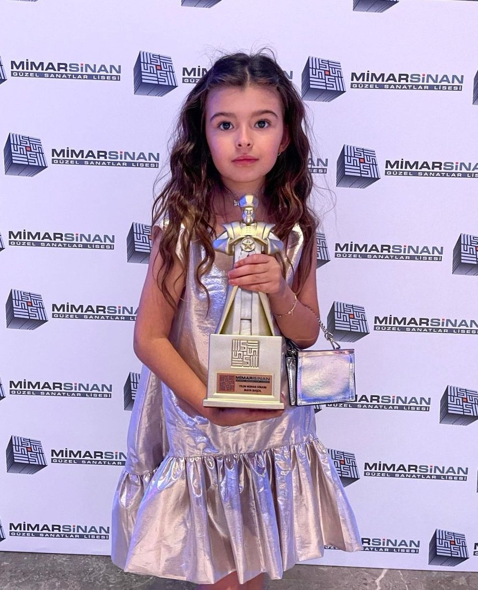 JajaBridgetJone's tweet photo. Congratulazioni Maya!!! 😊👏
Sarei Sempre la Nostra Ciliegina🍒
#MayaBasol #Kyraz ❤ https://t.co/Wo0mx0wDOZ
