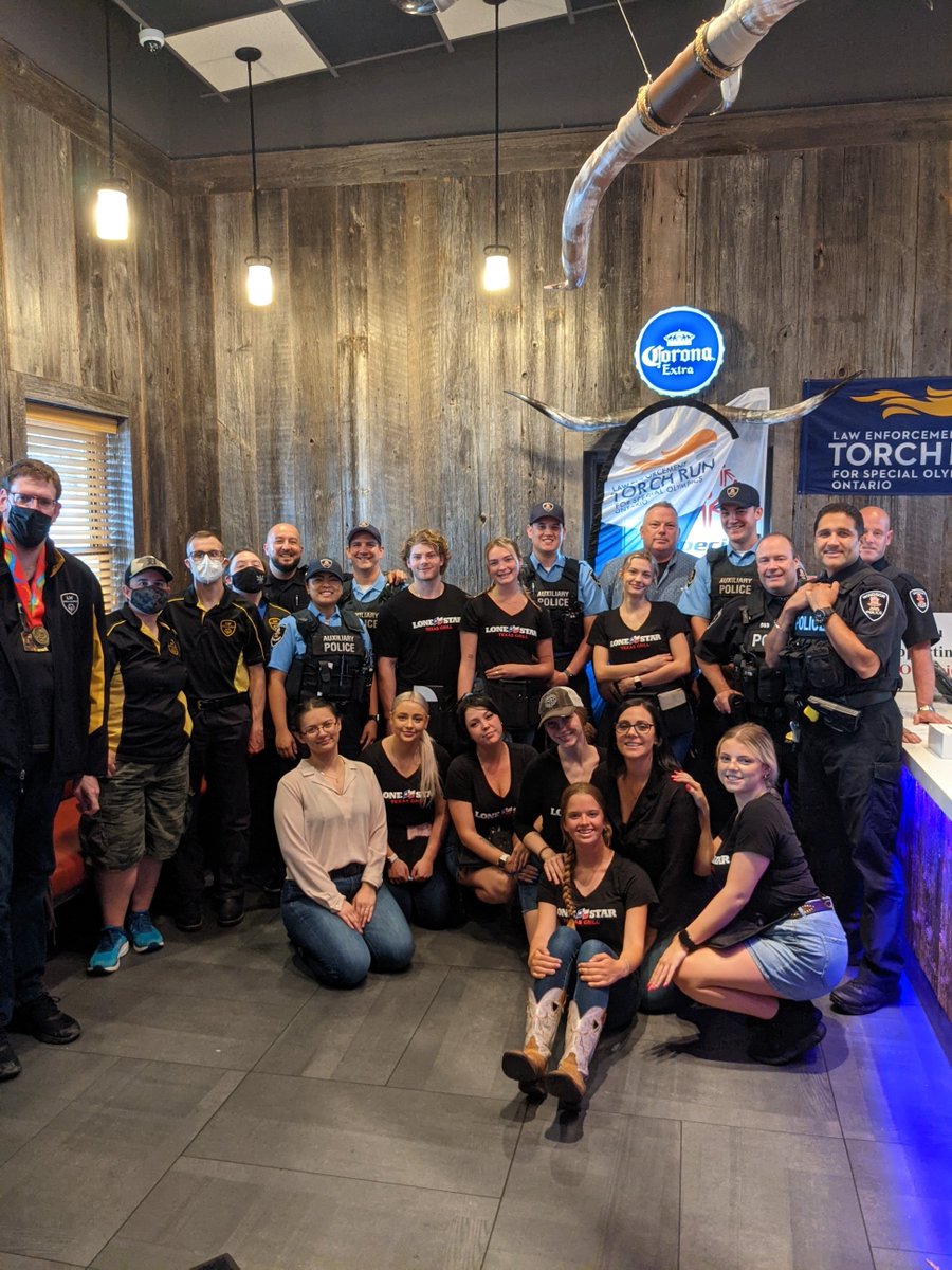 wpsSean's tweet photo. Come join us at Lone Star for cops and cowboys! Hope your hungry!! @WindsorPolice and support @SOOntario #CopsGivingBack #CopsandCowboys https://t.co/WhvSp5Cur0