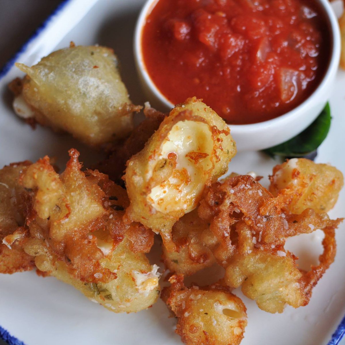 Move over mozzarella sticks! Deep-Fried Cheese Curds are the new late-night snack 😋 #davissquare