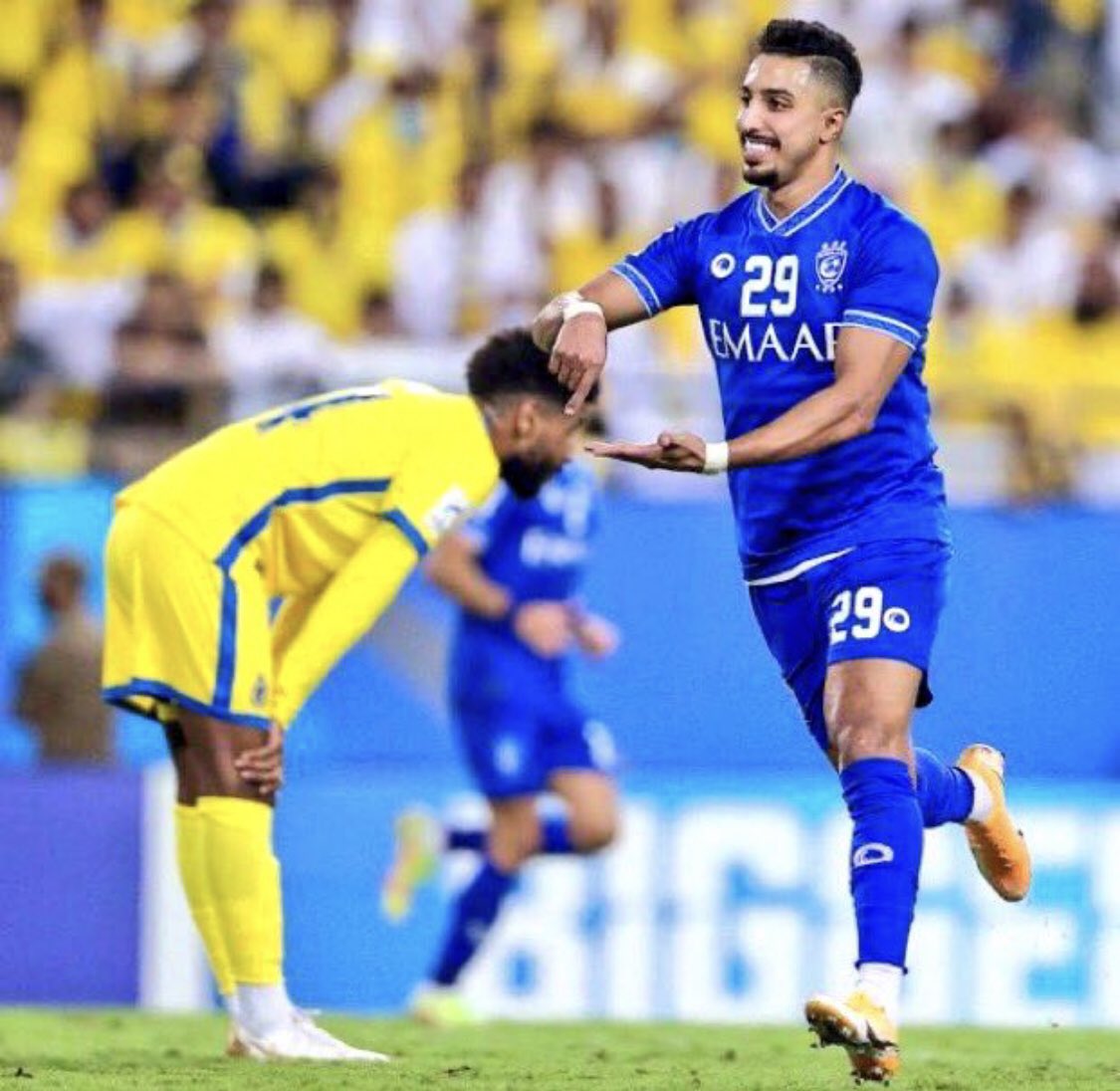almri55_5's tweet photo. @revaldo110 @Alhilal_FC @BafGomis @fahad2 😂😂😂😂😂😂😂😂 https://t.co/NOhnttjtNz