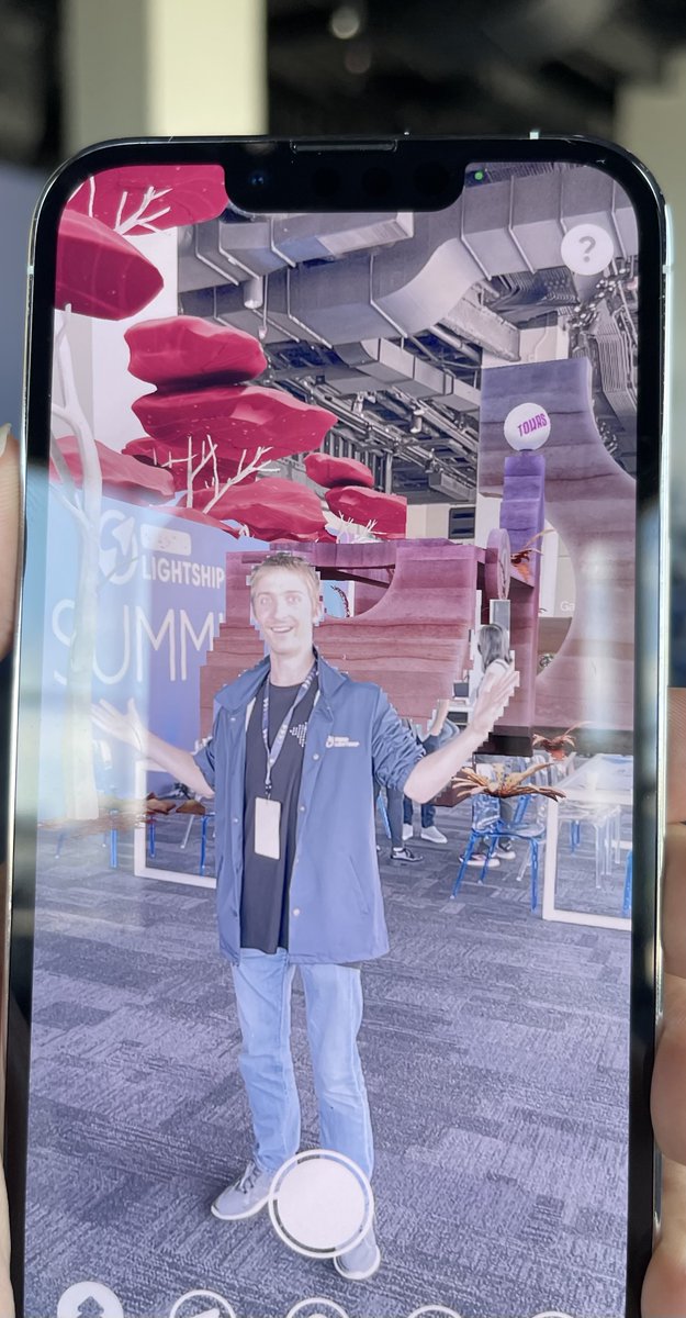 rylanpozniak's tweet photo. Wow, @LightshipAR #LightshipSummit was a blast! Epic to experience the bleeding edge of geolocated AR 🚀 https://t.co/wibiUtnD0e